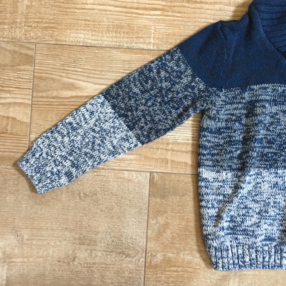 SOLD Retrofit • Trendy Blue Striped Knit Sweater - Picture 3 of 8